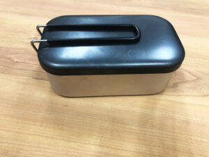 MiliCampメスティンに嵌めたロックパン