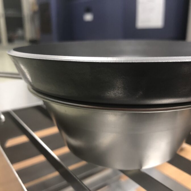 ロックパンをシェラカップにスタッキングした画像