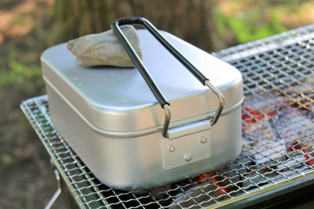 メスティンの吹きこぼれ対策に重石