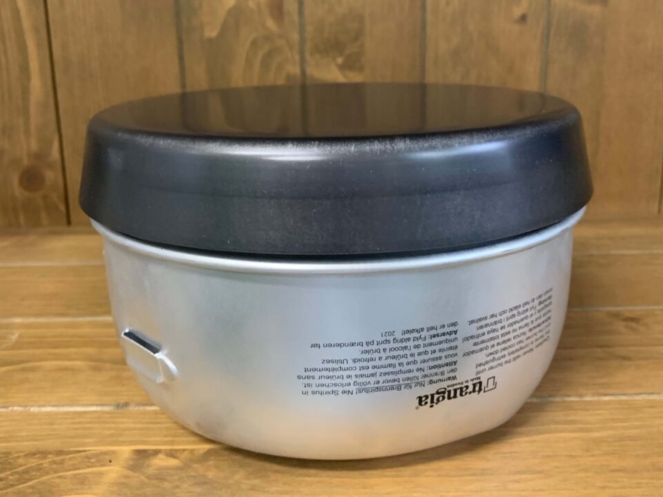 ストームクッカーにスタッキングした深型グリルパン