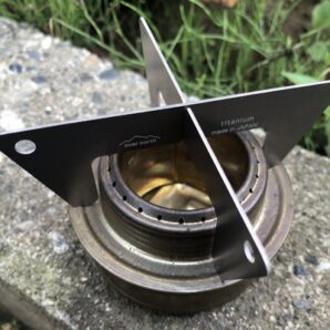 GOTOKU 1.0　アルコールストーブ用五徳（トランギア、エバニュー対応）　純チタン製