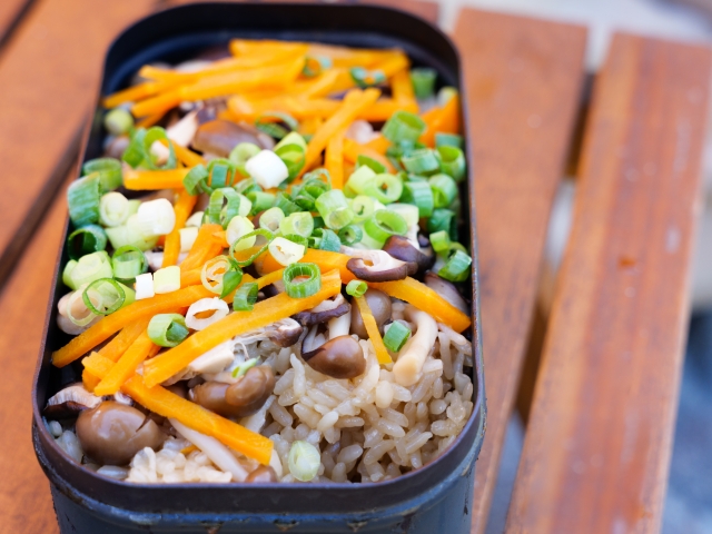 メスティンでめんつゆを使った炊き込みご飯