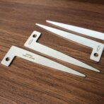 レジャーシートや焚き火シートの固定に！一方で料理の串としての使い方も！ステンレス製小型ペグ”PIG”発売致しました