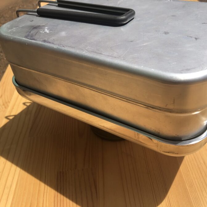 ロックパンLアルミ　ラージメスティンの底にスタッキング