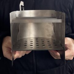 チタン製ソロ用焚き火台『SCREEN STOVE』の販売を開始致しました